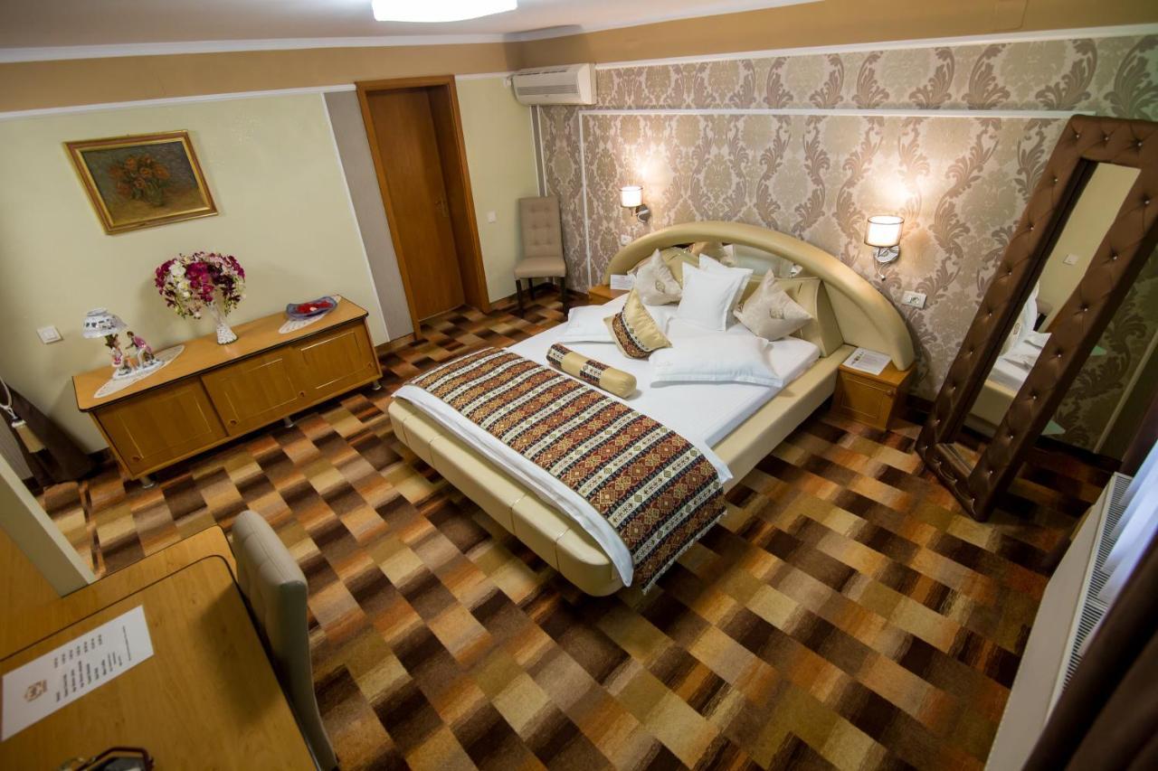 Pensiunea Sofia Timisoara Ngoại thất bức ảnh